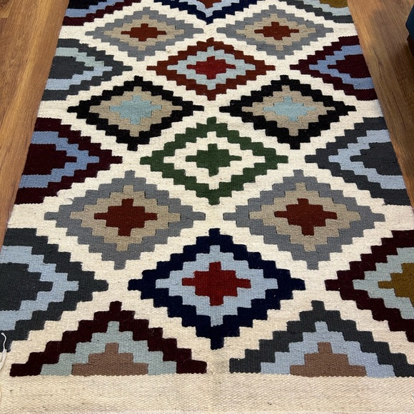 Geometric Patterned Area Rug - Multicolor - Picture 3 of 4
